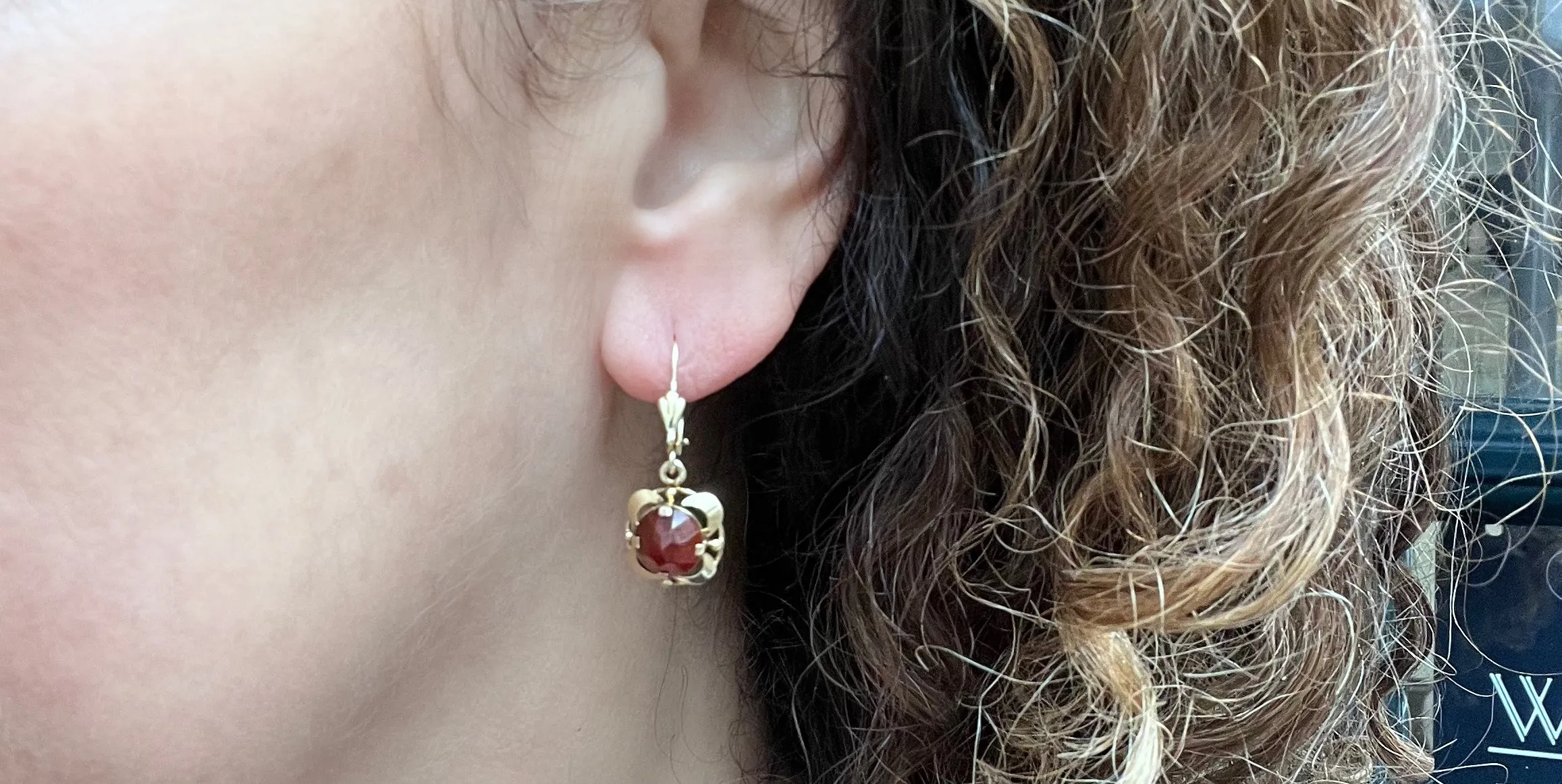 14 carat gold earrings with carnelian