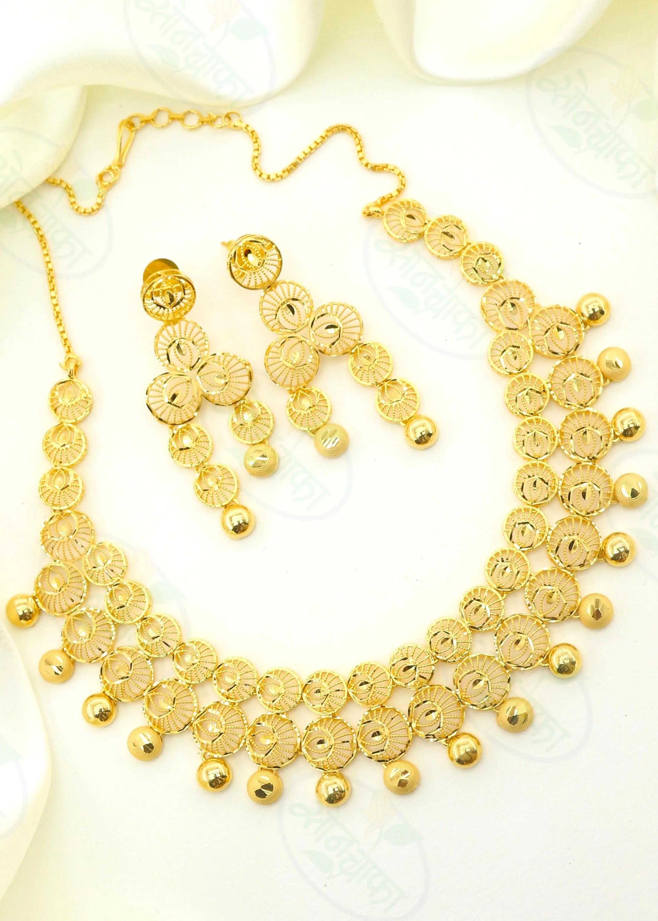 CIRCLE DESIGNER NECKLACE