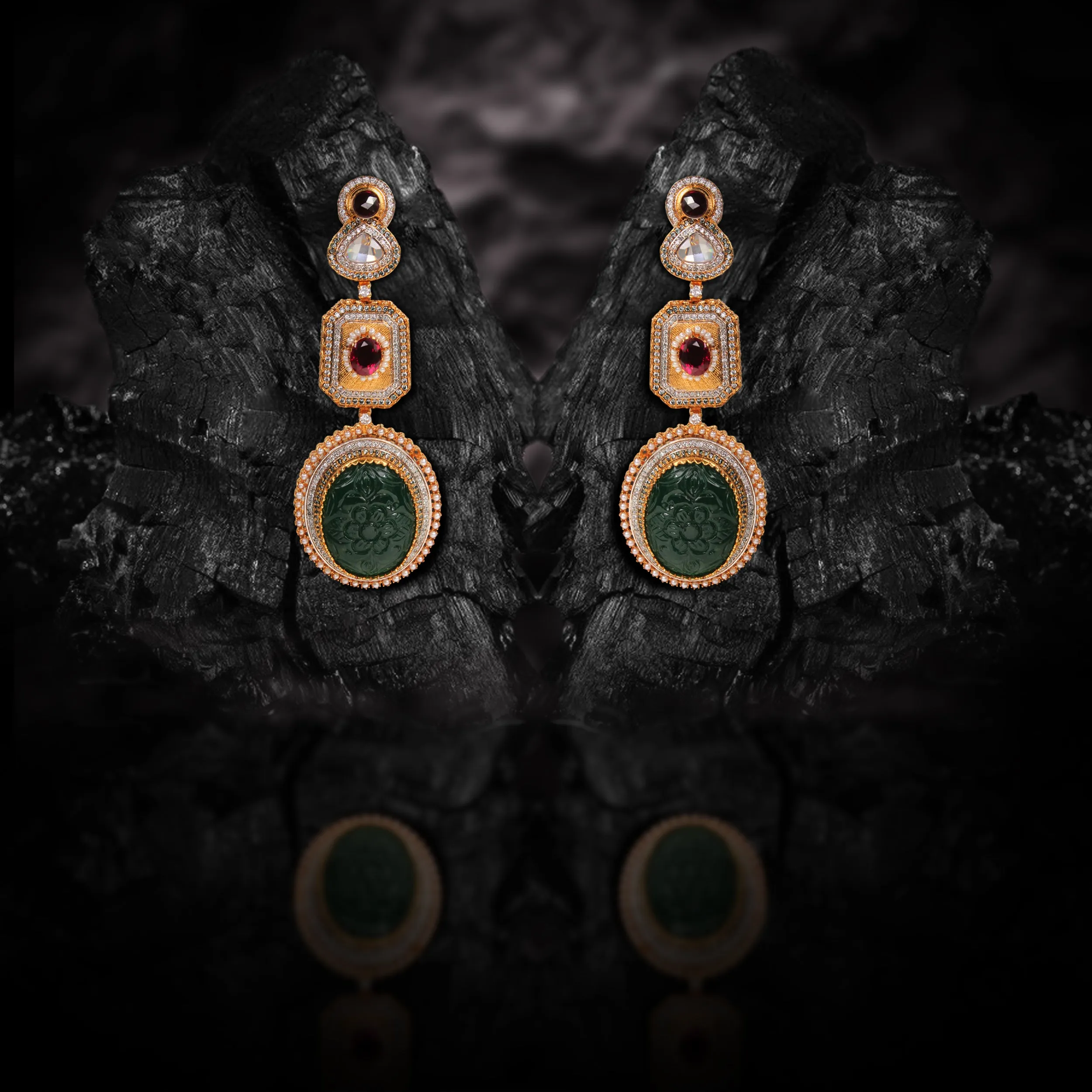 Earrings in Jade and Chetum