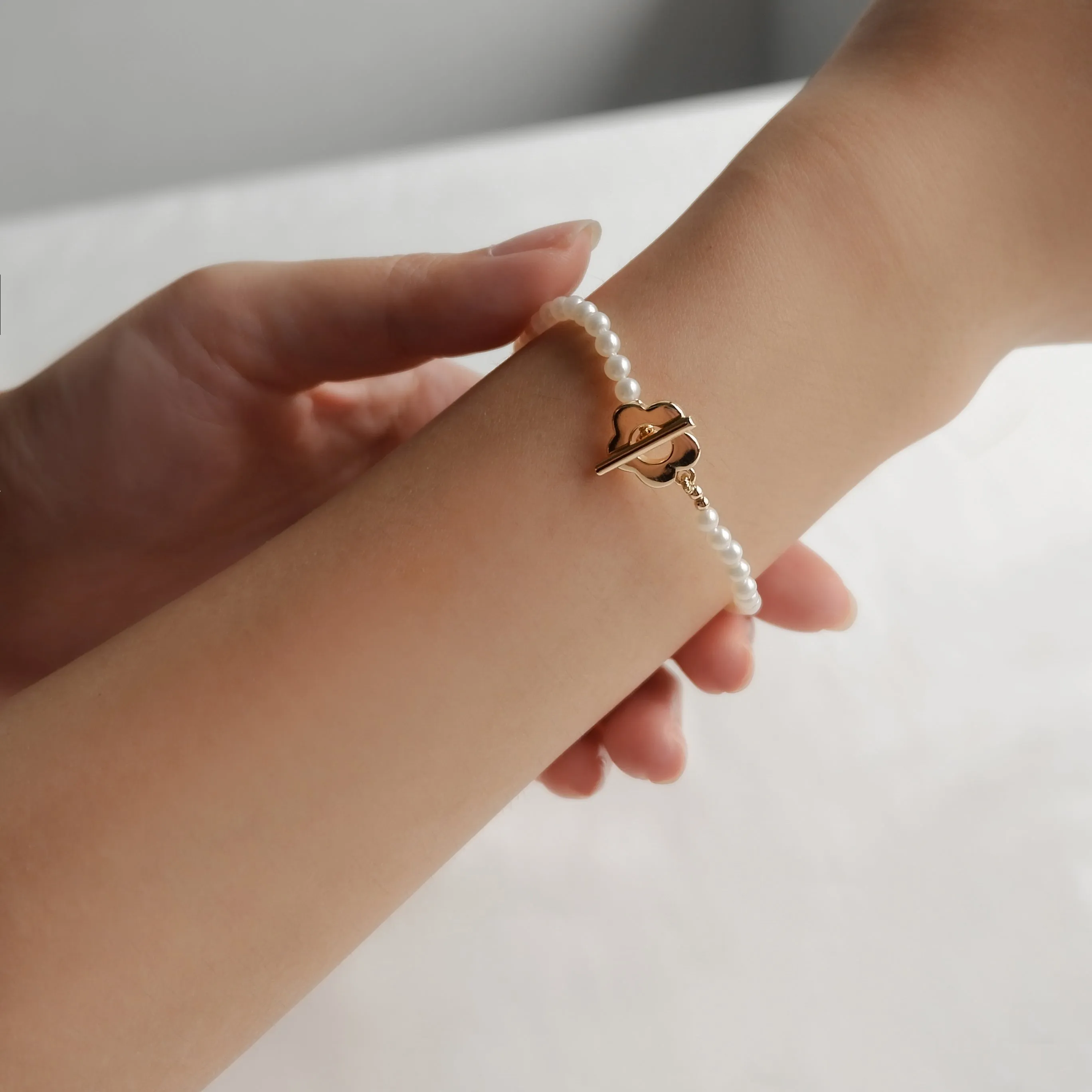 FLORA PEARL BRACELET