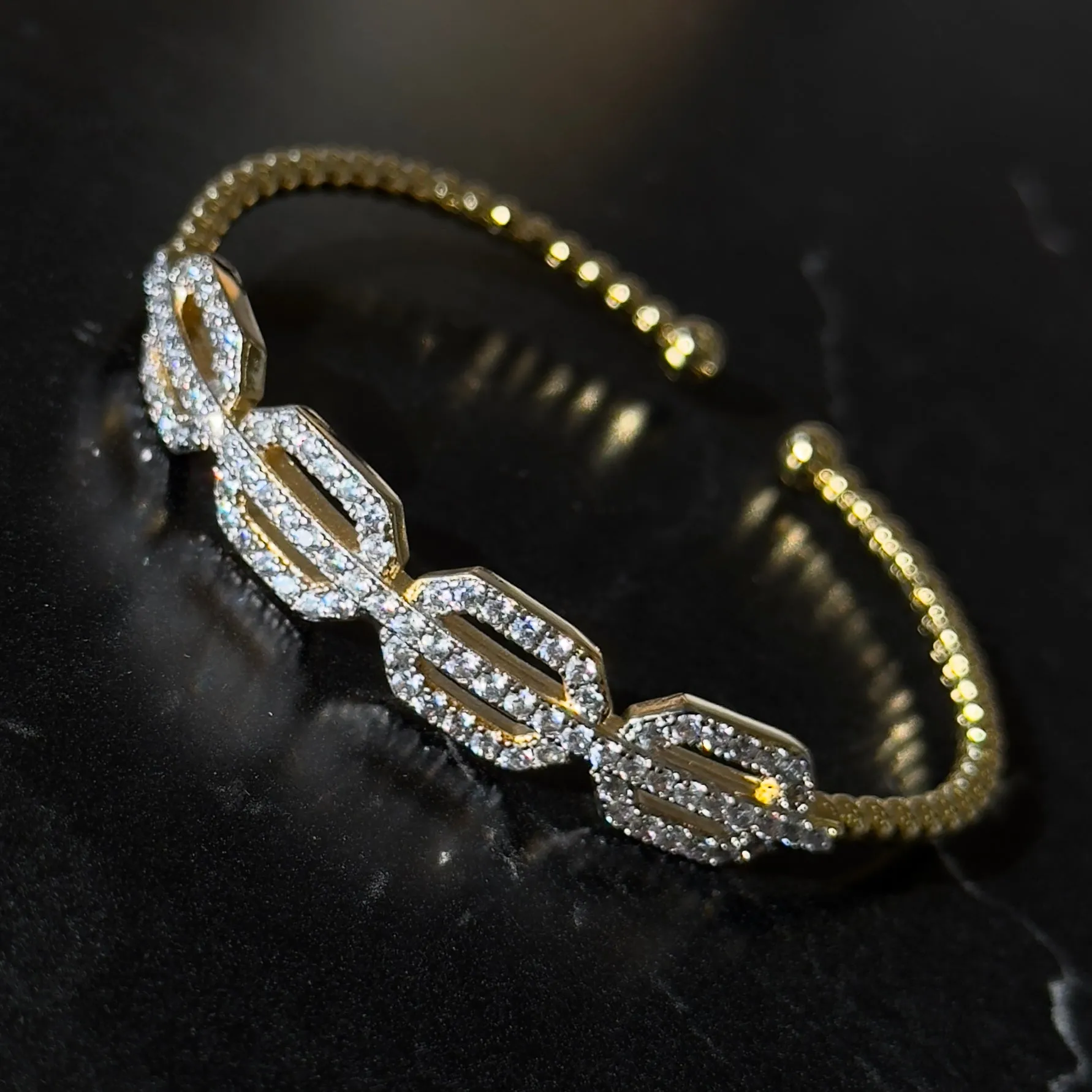 Omay bracelet