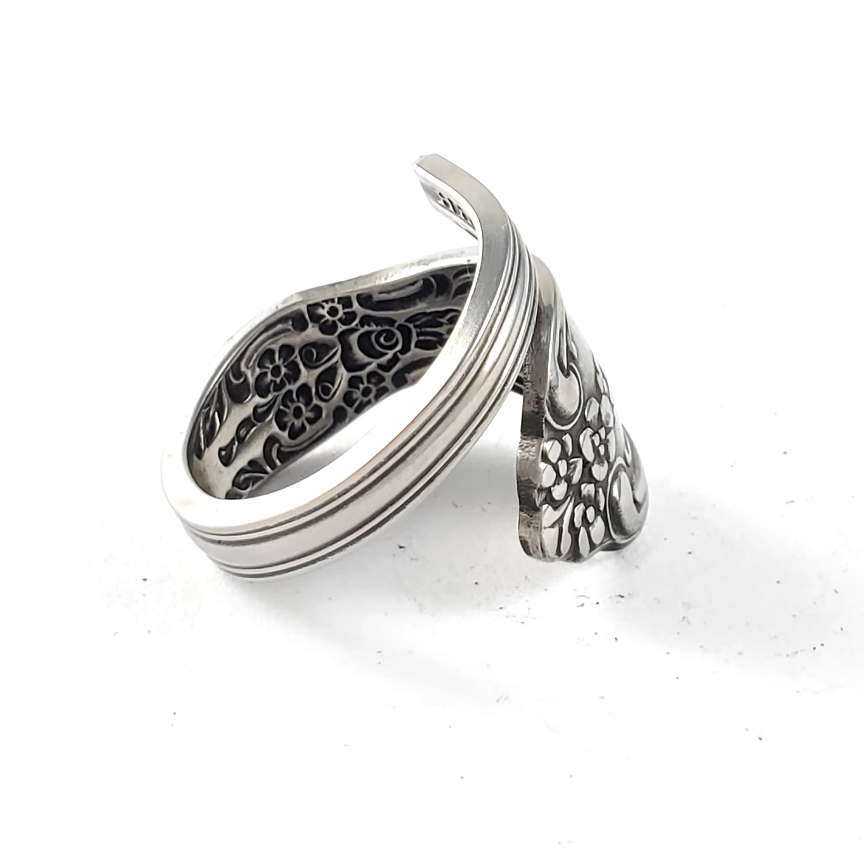Oneida Kennett Stainless Steel Spoon Wrap Around Ring