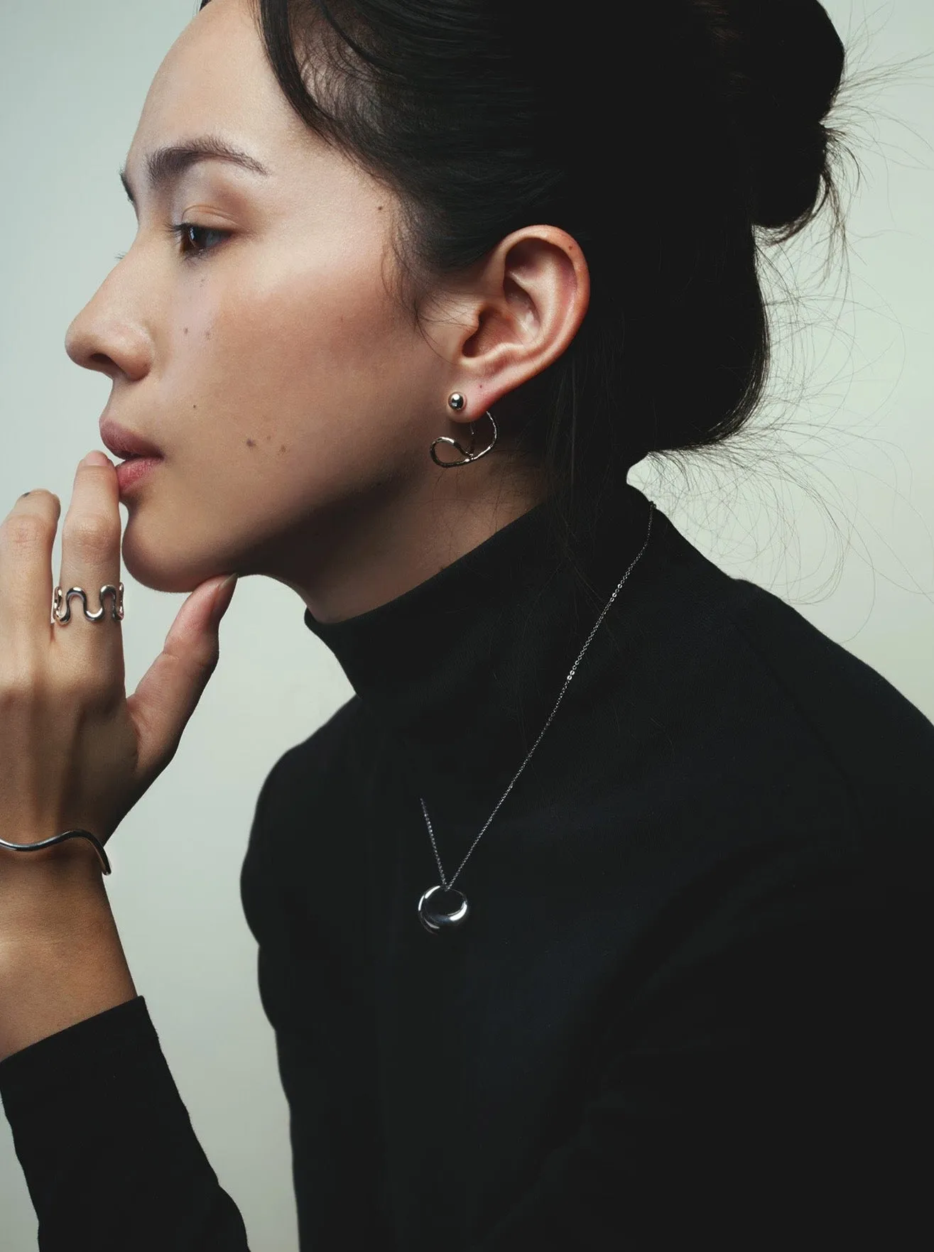 Serene Loop Necklace
